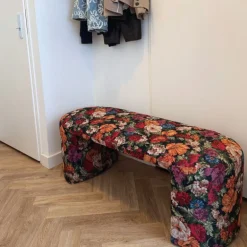 Bankje bouquet - rood/paars/zwart - 44x120x45 cm